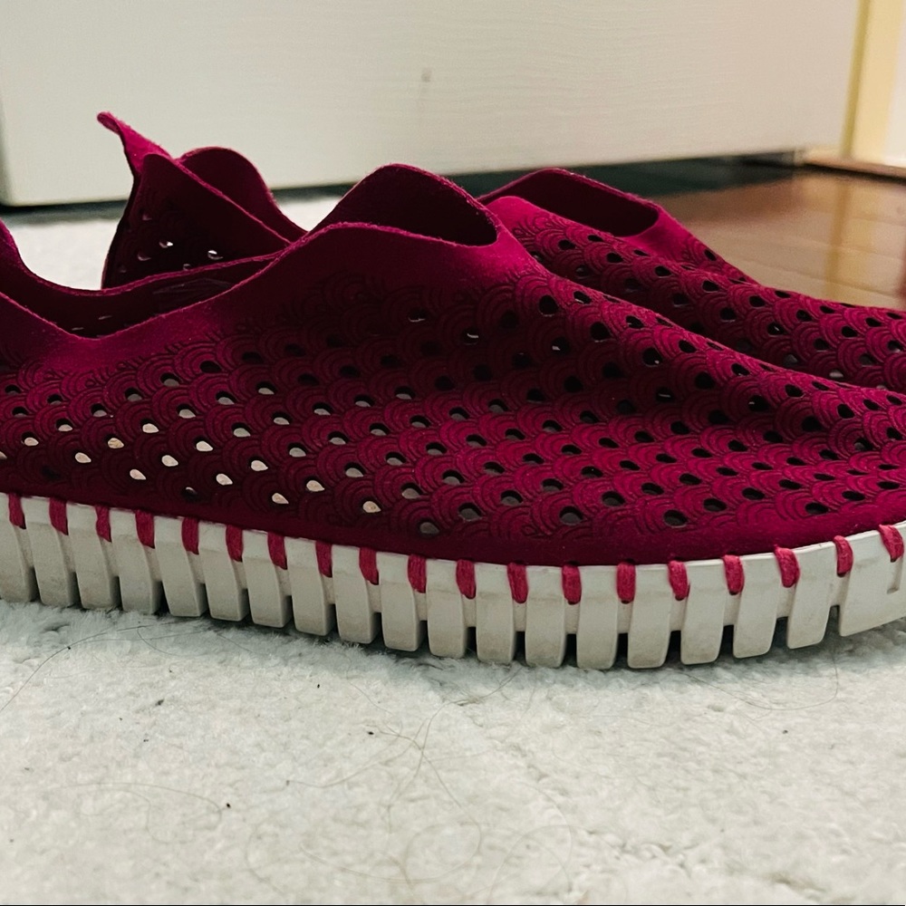 EUC Ilse Jacobsen in unique Cerise color (think raspberry!)